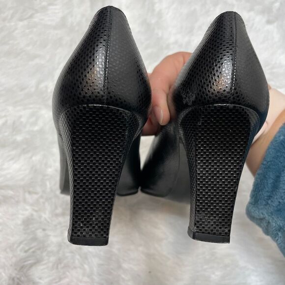 Stuart Weitzman black pump heel pebbled leather 7 - Picture 4 of 12